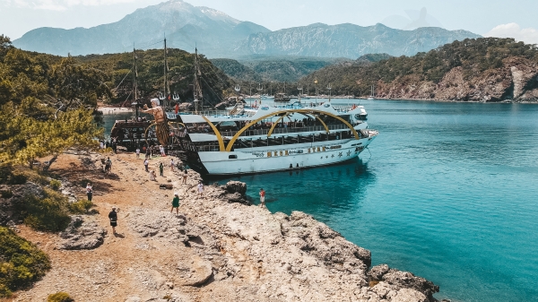 Megastar Cruise Tekne Turu