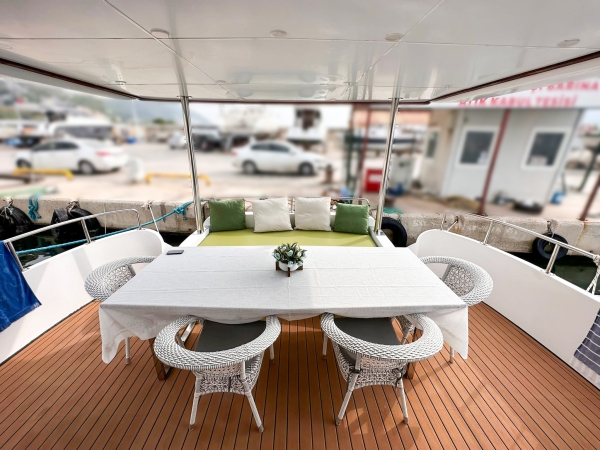 Private Yachttour mit Whirlpool