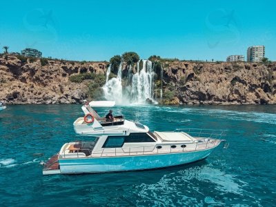 Private Wasserfall Yacht Reise